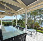 Morisset Bay Waterfront Views Lake House looking over Trinity Marina - Accommodation VIC