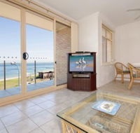 2 Bedroom Apartment Little Hut Unit 3 20 Kurrawa Close - Accommodation VIC