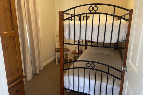 Manyat Peak Cottages - Accommodation VIC 2