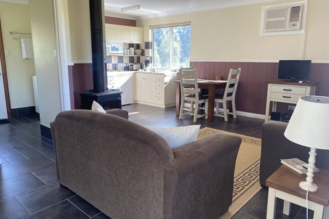 Manyat Peak Cottages - Accommodation VIC 3