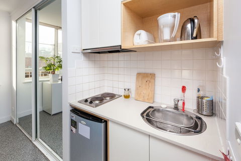HENRIETTA, Carlton Studio Apartment - Accommodation VIC 1