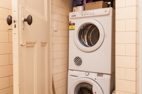 MADELINE, 1BDR Fitzroy Apartment - Accommodation VIC 2