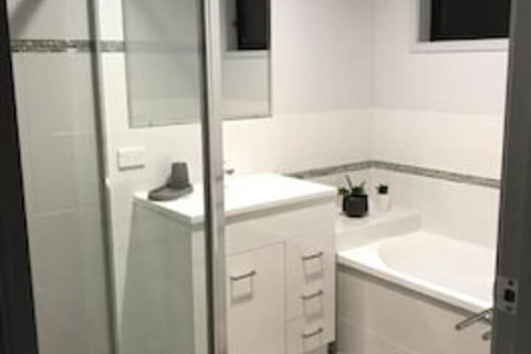 Hervey Bay Holiday Home - Accommodation VIC 3