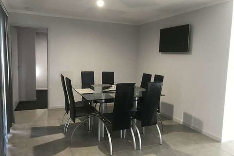 Hervey Bay Holiday Home - Accommodation VIC 7