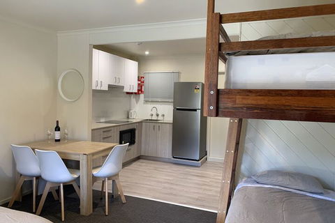 Tyrola 4 - Accommodation VIC 3