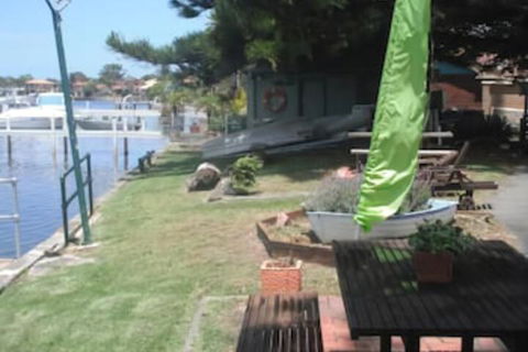 Black Swan Waterfront Motel Not Suitable For Children - Accommodation VIC 7