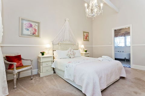 Oak Tree Cottage - Mundaring - Accommodation VIC 6