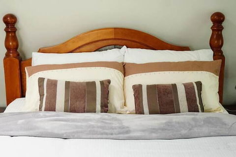 Moon House - Accommodation VIC 5