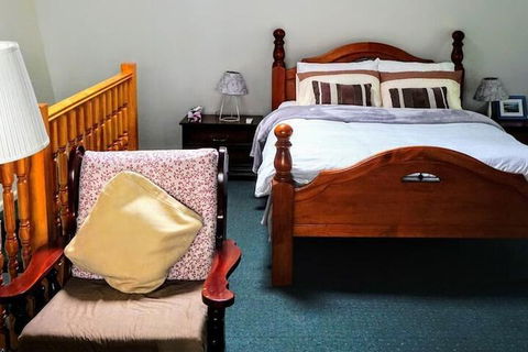 Moon House - Accommodation VIC 3