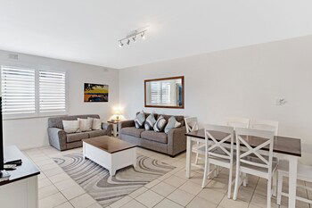Shoal Bay Road Bay Village Unit 14 47 - Accommodation VIC 4