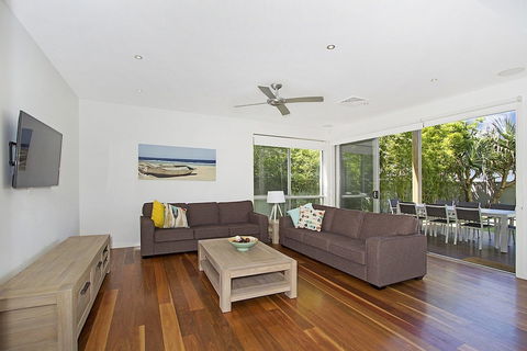 Banzai On The Beach - Accommodation VIC 1