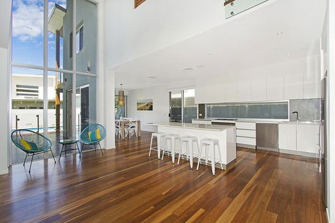 Banzai On The Beach - Accommodation VIC 2