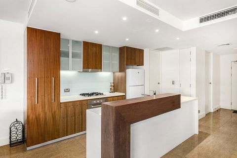 COTTON BEACH APARTMENT 33 WITH POOL VIEWS - Accommodation VIC 3