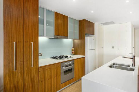 COTTON BEACH APARTMENT 33 WITH POOL VIEWS - Accommodation VIC 2