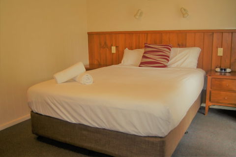 Quality Hotel Lakeside Bendigo - Accommodation VIC 3