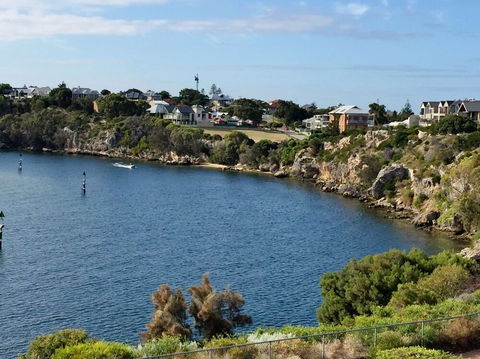 River Front Architect Villa - Accommodation VIC 6