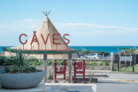 Caves Coastal Bar & Bungalows - Accommodation VIC 2