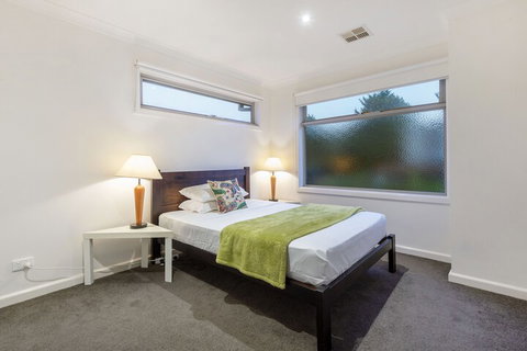Aquawaters House By Barefoot Beach Stays - Accommodation VIC 7