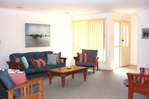 Beach Comber - Accommodation VIC 6