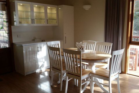 Day Dream Cottage - Accommodation VIC 5