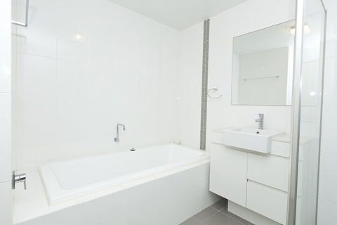 Waterline 304 - Accommodation VIC 6