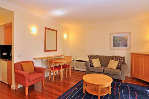 Villa Pinot Located Within Cypress Lakes - Accommodation VIC 7