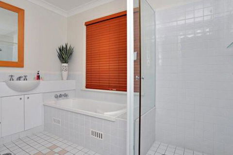 Villa Executive 2br Valley Views Resort Condo Located Within Cypress Lakes Resort (nothing Is More Central) - Accommodation VIC 4