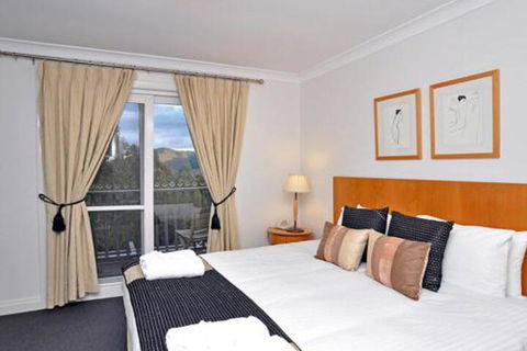 Villa Executive 2br Valley Views Resort Condo Located Within Cypress Lakes Resort (nothing Is More Central) - Accommodation VIC 3