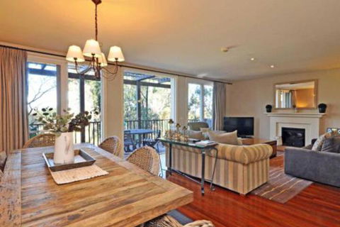Villa Beaujolais Located Within Cypress Lakes - Accommodation VIC 0
