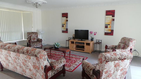 The Bell House - Accommodation VIC 6