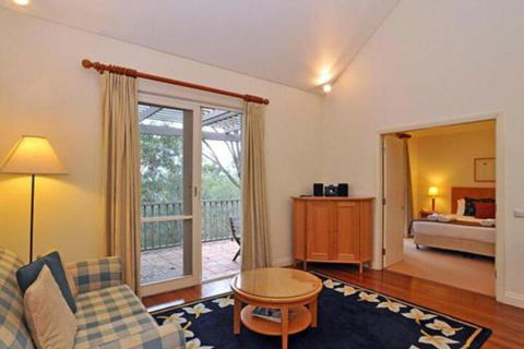 Villa Merlot Located Within Cypress Lakes - Accommodation VIC 2