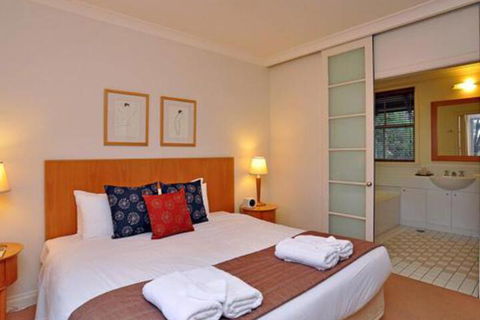 Villa Merlot Located Within Cypress Lakes - Accommodation VIC 6