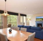Villa 3br De Saran Resort Condo located within Cypress Lakes Resort nothing is more central - Accommodation VIC