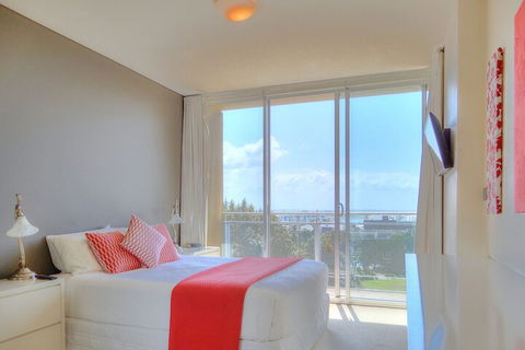 Beau Monde Apartments Newcastle - The York - Accommodation VIC 7