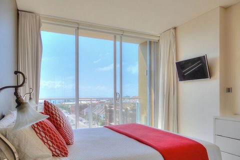 Beau Monde Apartments Newcastle - The York - Accommodation VIC 4