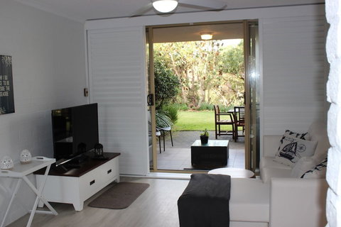 Oceanside - Accommodation VIC 4