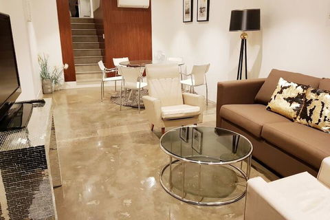 Darling Harbour Modern 2 Bedroom Terrace - Accommodation VIC 6
