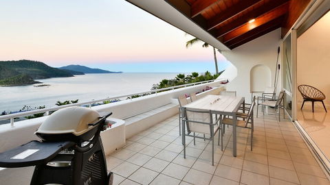 Bella Vista E9 Ocean View Spacious 2 Bed - Accommodation VIC 0