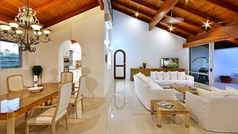 Bella Vista E9 Ocean View Spacious 2 Bed - Accommodation VIC 3