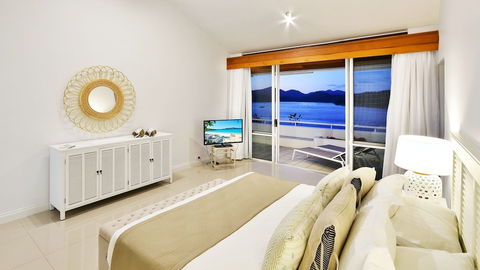 Bella Vista E9 Ocean View Spacious 2 Bed - Accommodation VIC 4