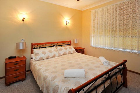 Rose Cottage Sawtell NSW - Accommodation VIC 1