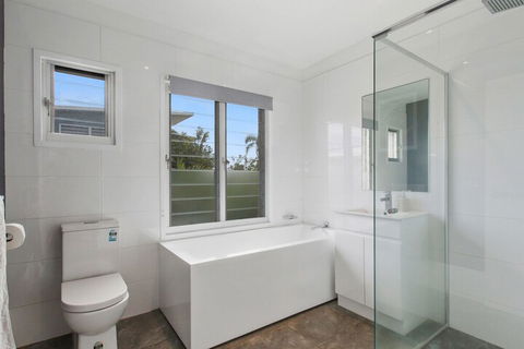BEACH HOUSE On PEARL - Accommodation VIC 7