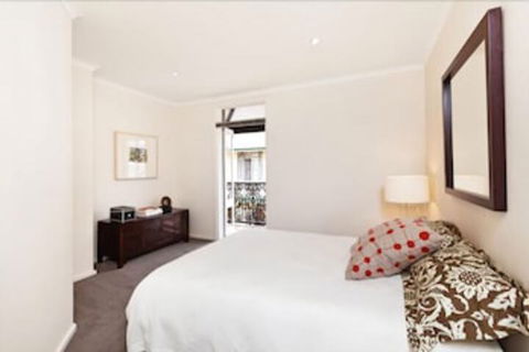 Spacious City 2 BR House Fit 6 PP - Accommodation VIC 3