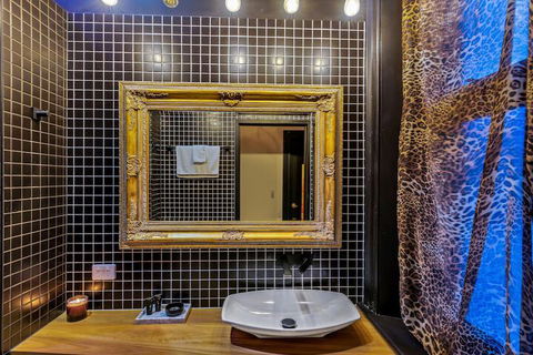 BANK192 - Accommodation VIC 6
