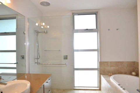 LA MER Centrally Located Free Wifi - Accommodation VIC 6