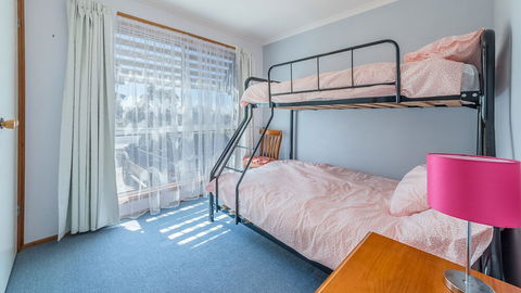 THE Lighthouse Surf Side - Accommodation VIC 1