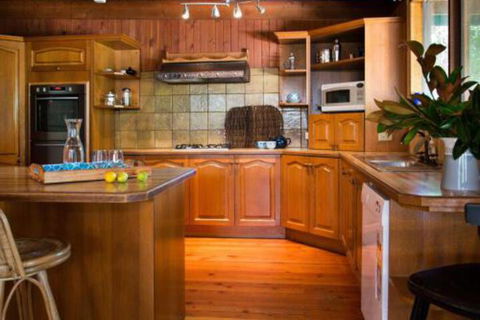 Halina - Accommodation VIC 3