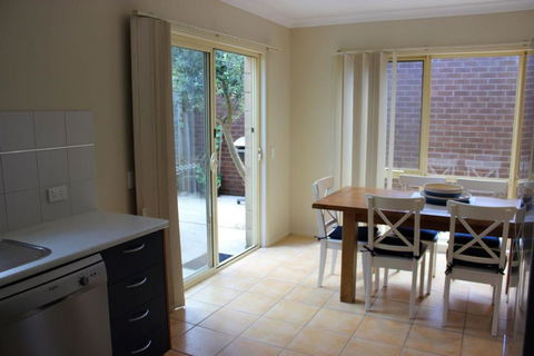 Annies Place - Accommodation VIC 3