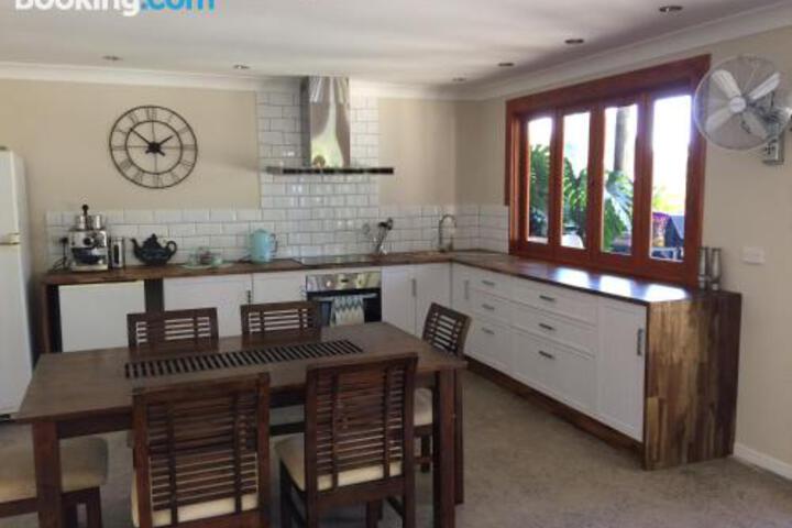 Takura QLD Accommodation VIC