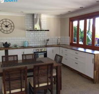 Takura Heights Modern Country Apartment with Pool Access - Accommodation VIC